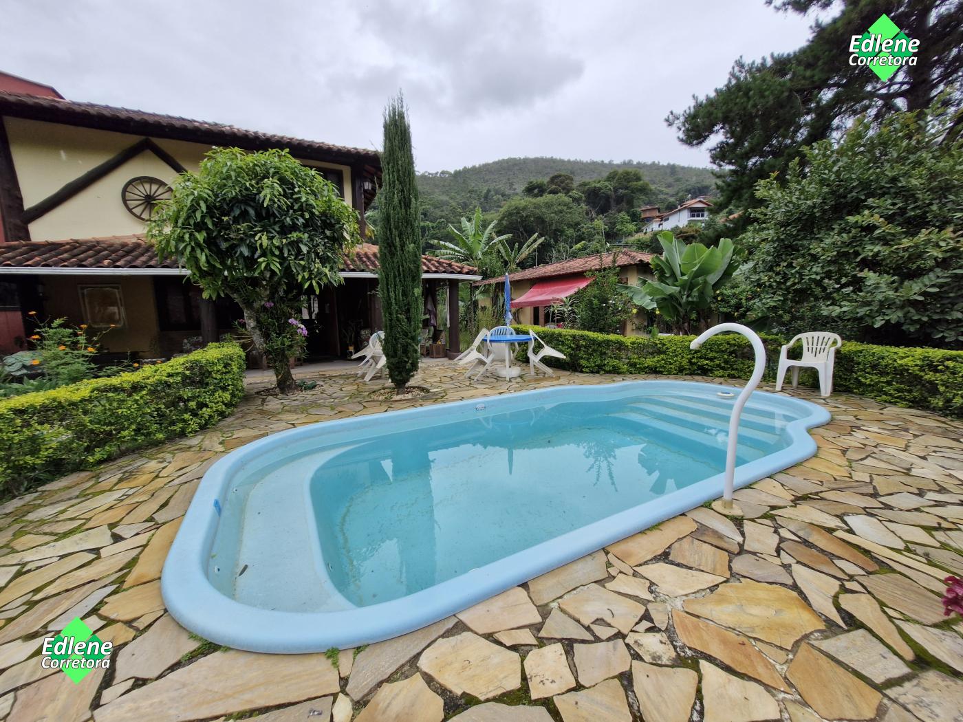 Casa à venda com 2 quartos, 2 suítes, 1 vaga e 180m² no Albuquerque, Teresópolis (RJ) — foto 2 de 30