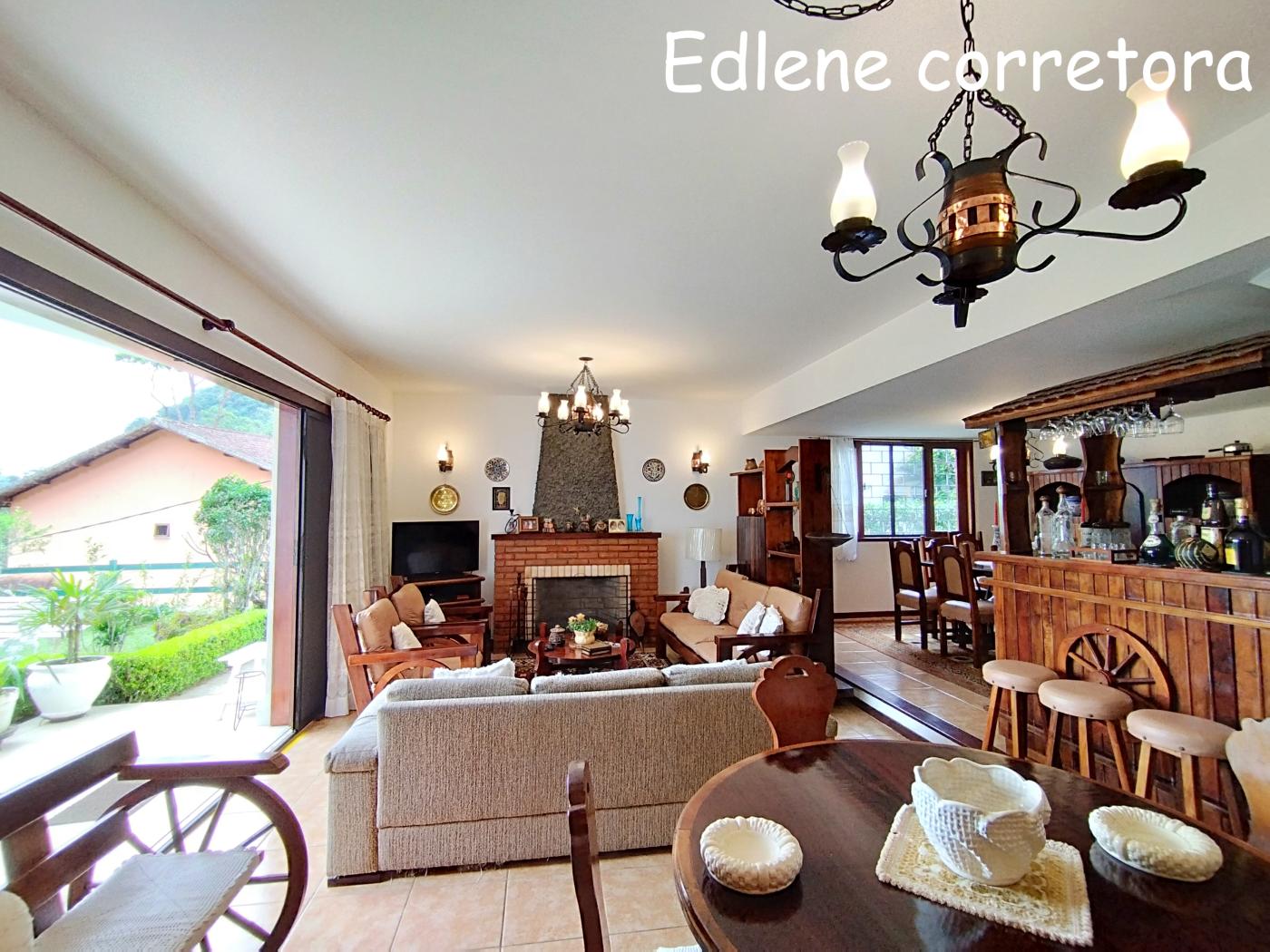 Casa à venda com 6 quartos, 6 suítes, 3 vagas e 172m² no Granja Guarani, Teresópolis (RJ) — foto 7 de 30