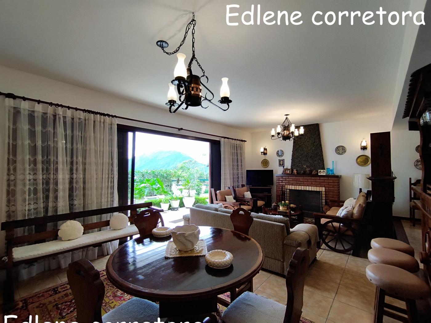 Casa à venda com 6 quartos, 6 suítes, 3 vagas e 172m² no Granja Guarani, Teresópolis (RJ) — foto 9 de 30