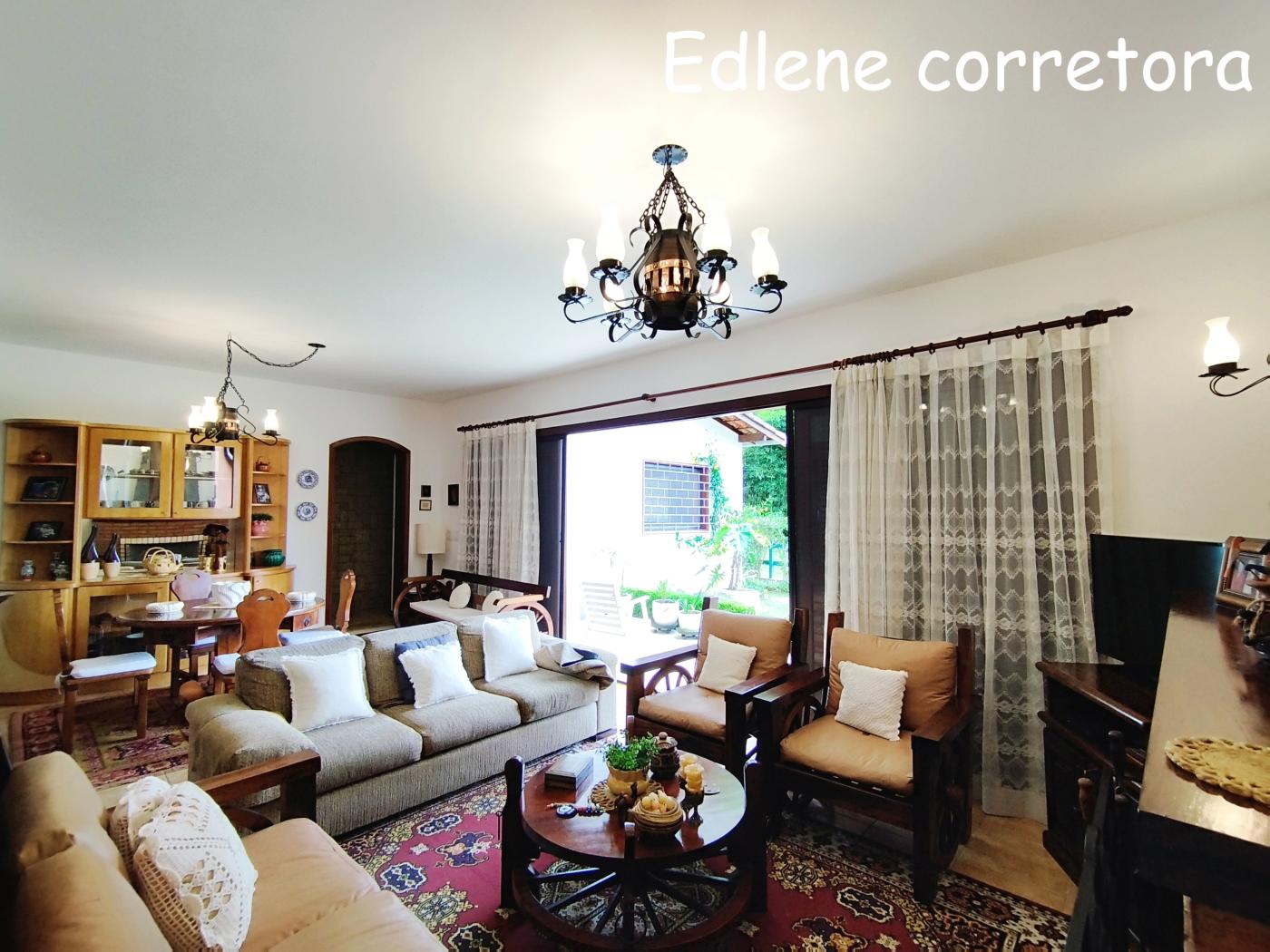 Casa à venda com 6 quartos, 6 suítes, 3 vagas e 172m² no Granja Guarani, Teresópolis (RJ) — foto 8 de 30