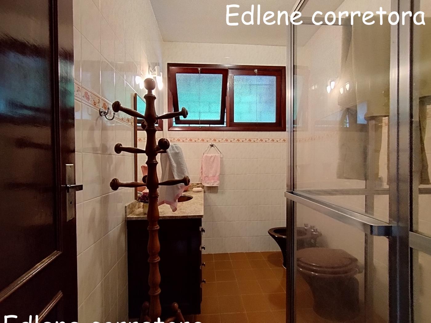 Casa à venda com 6 quartos, 6 suítes, 3 vagas e 172m² no Granja Guarani, Teresópolis (RJ) — foto 27 de 30