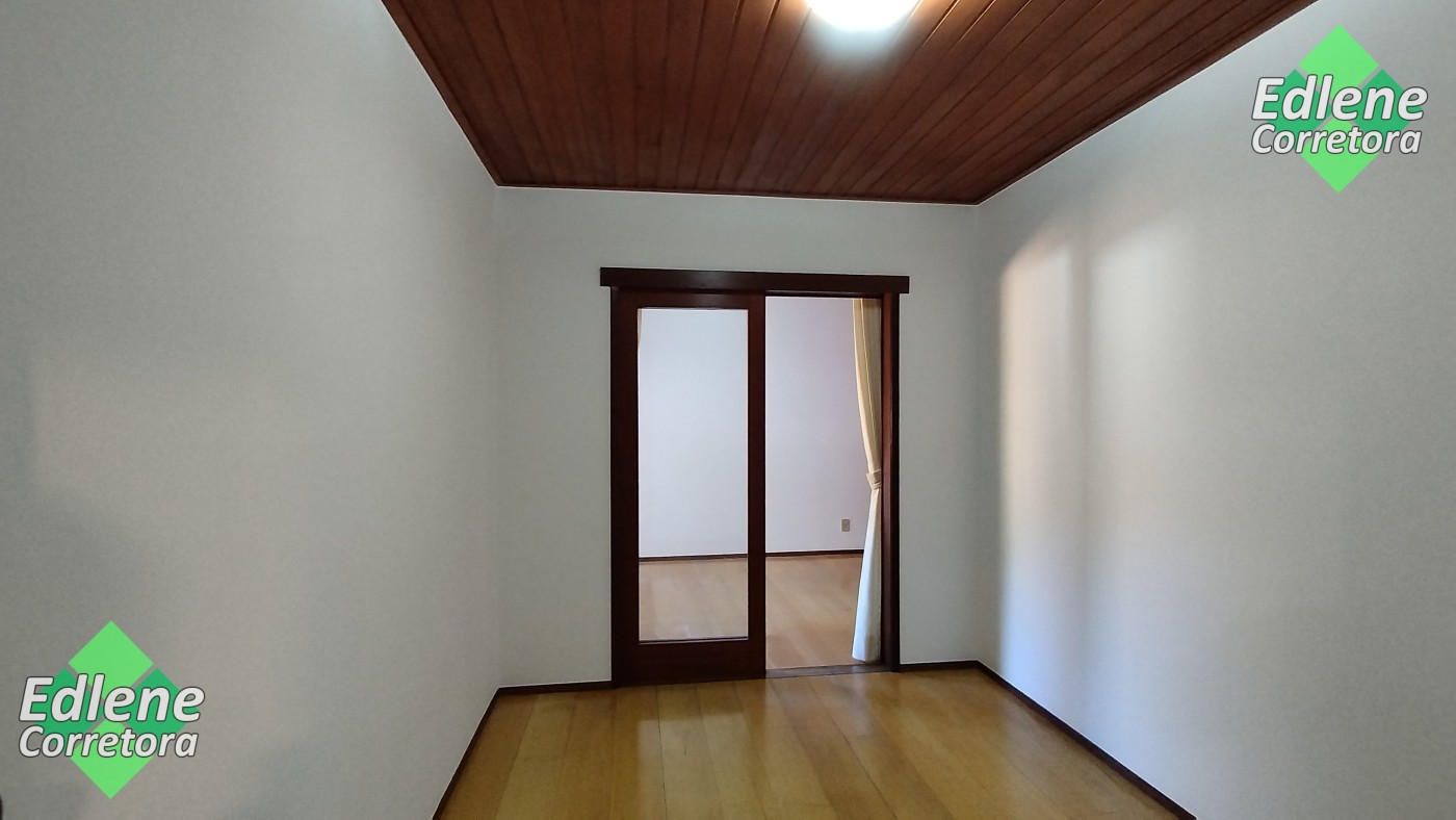 Casa à venda com 4 quartos, 2 suítes, 2 vagas e 250m² no Carlos Guinle, Teresópolis (RJ) — foto 20 de 30