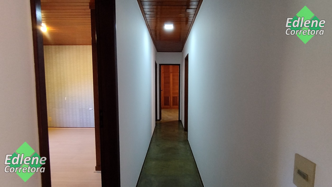 Casa à venda com 4 quartos, 2 suítes, 2 vagas e 250m² no Carlos Guinle, Teresópolis (RJ) — foto 13 de 30