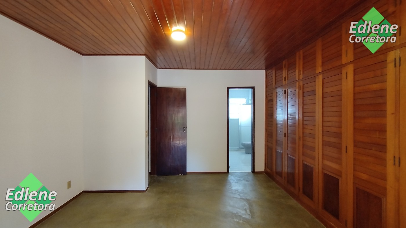 Casa à venda com 4 quartos, 2 suítes, 2 vagas e 250m² no Carlos Guinle, Teresópolis (RJ) — foto 27 de 30