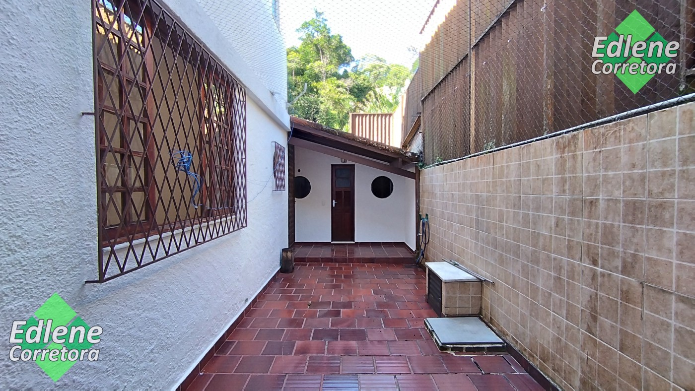Casa à venda com 4 quartos, 2 suítes, 2 vagas e 250m² no Carlos Guinle, Teresópolis (RJ) — foto 29 de 30