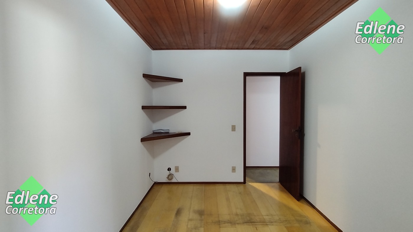 Casa à venda com 4 quartos, 2 suítes, 2 vagas e 250m² no Carlos Guinle, Teresópolis (RJ) — foto 22 de 30