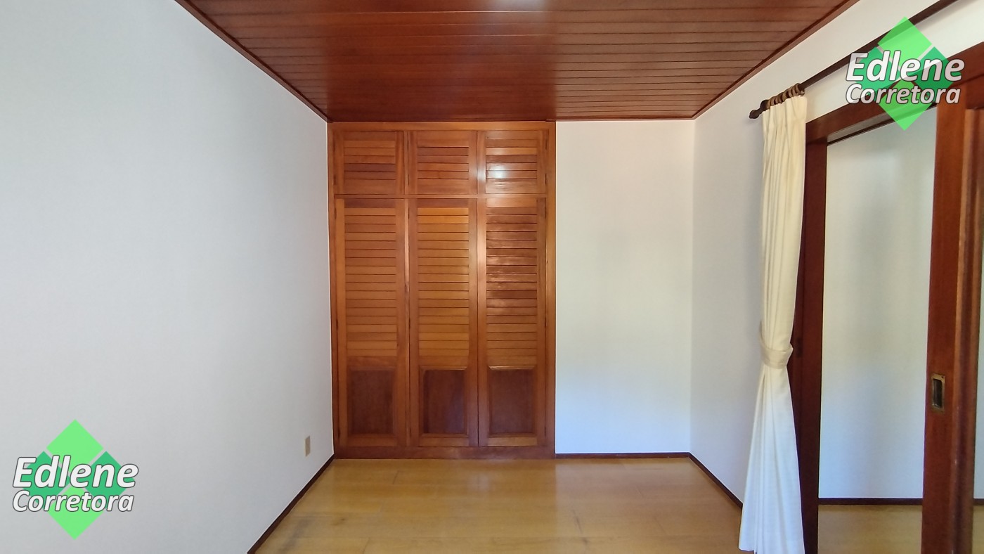Casa à venda com 4 quartos, 2 suítes, 2 vagas e 250m² no Carlos Guinle, Teresópolis (RJ) — foto 21 de 30