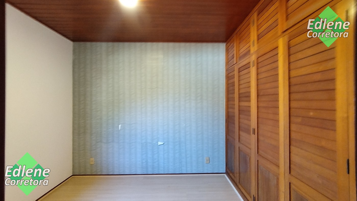 Casa à venda com 4 quartos, 2 suítes, 2 vagas e 250m² no Carlos Guinle, Teresópolis (RJ) — foto 14 de 30