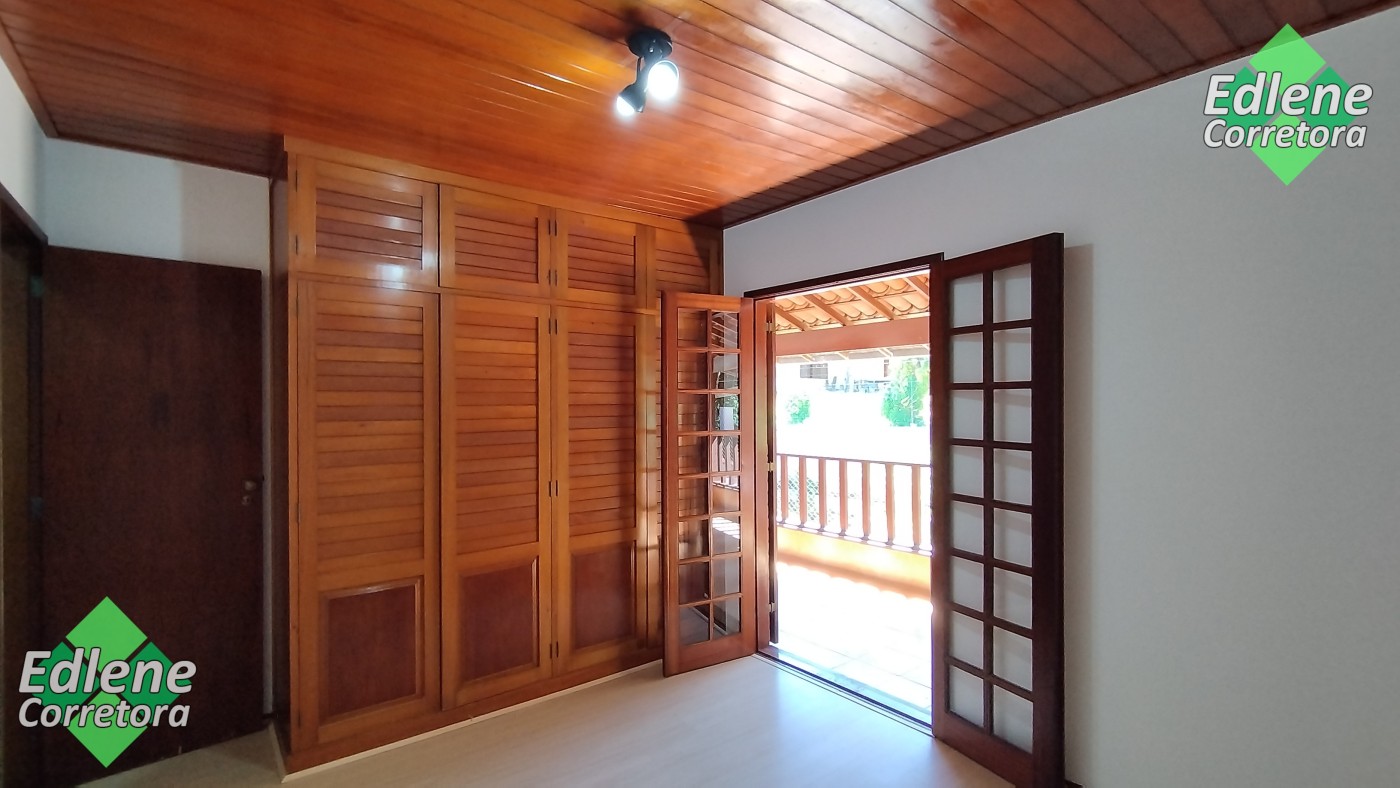 Casa à venda com 4 quartos, 2 suítes, 2 vagas e 250m² no Carlos Guinle, Teresópolis (RJ) — foto 17 de 30