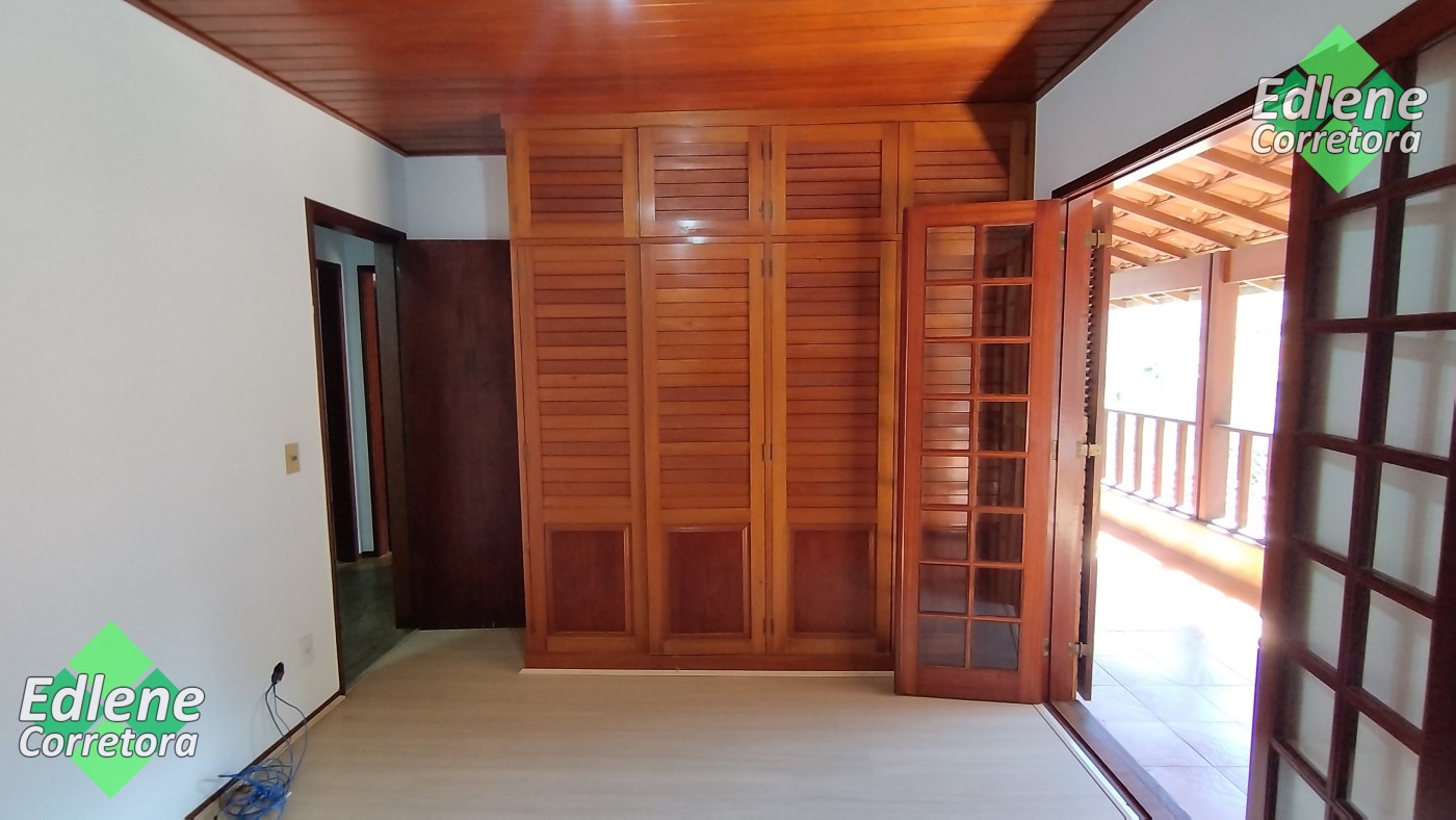 Casa à venda com 4 quartos, 2 suítes, 2 vagas e 250m² no Carlos Guinle, Teresópolis (RJ) — foto 18 de 30