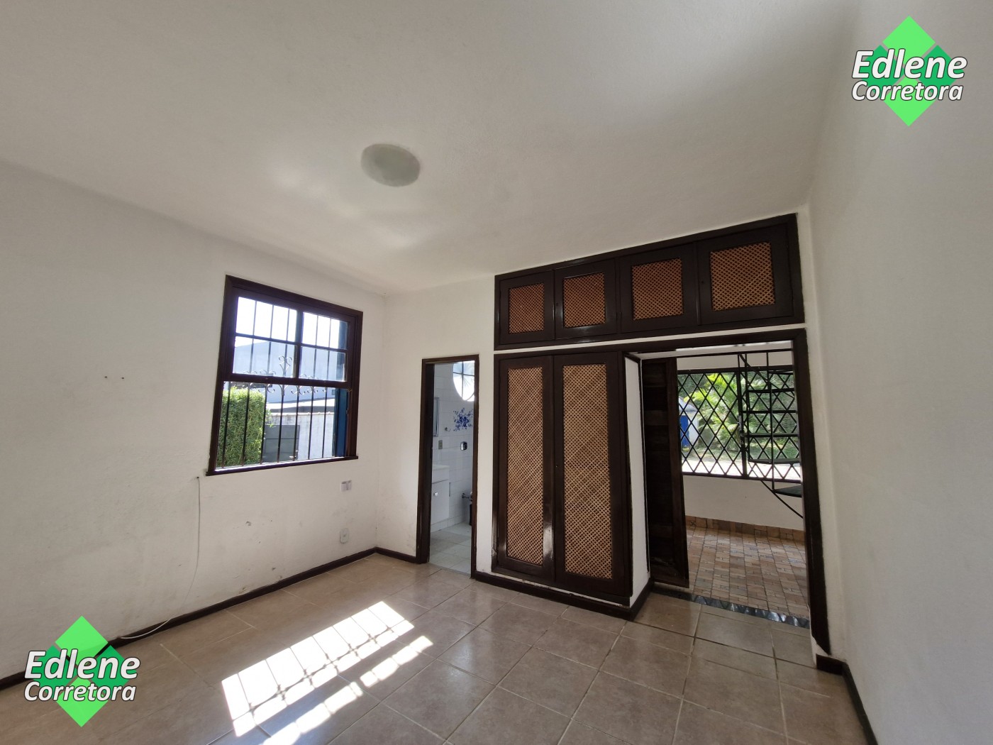 Casa à venda com 4 quartos, 4 suítes e 4 vagas no Granja Guarani, Teresópolis (RJ) — foto 6 de 30