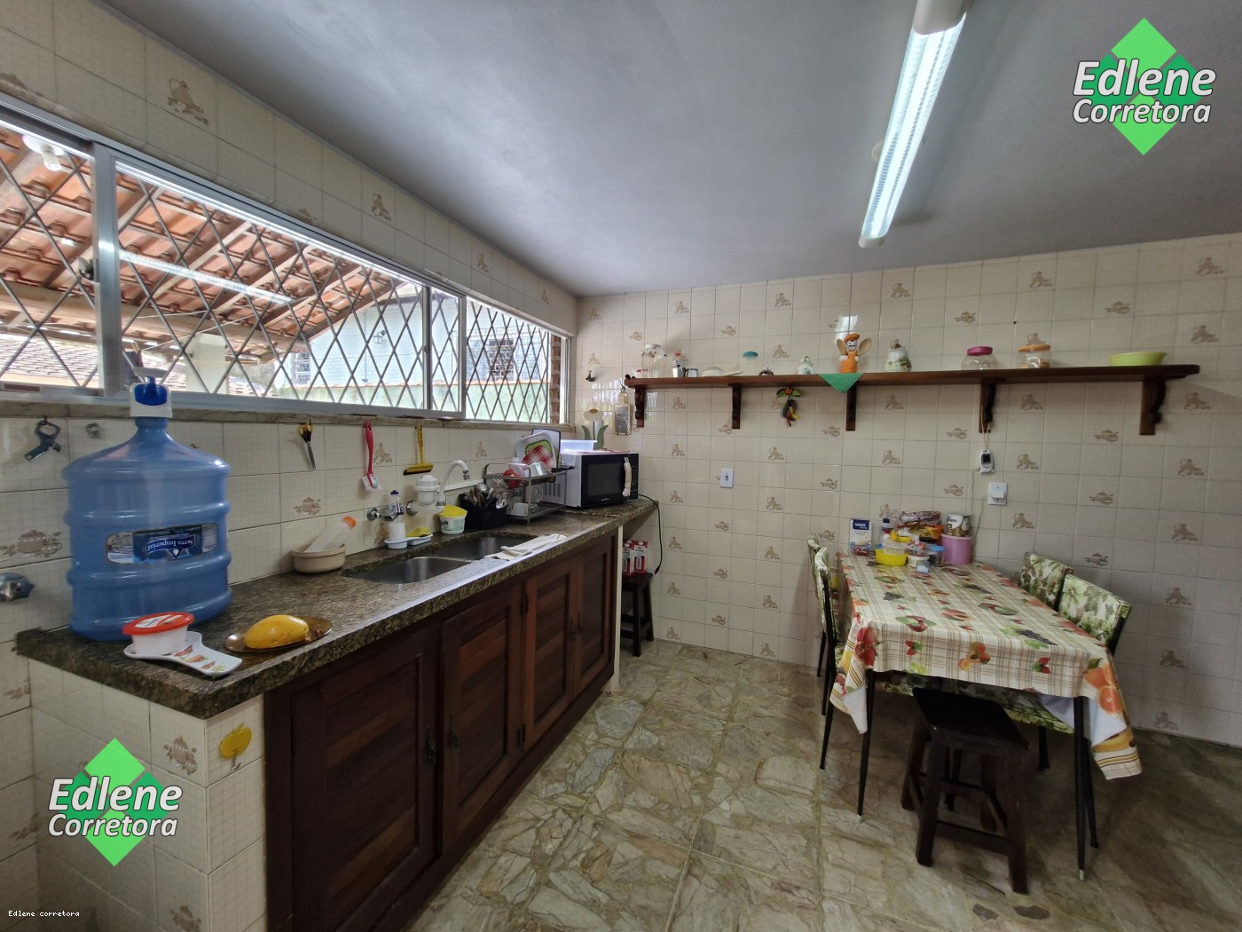 Casa à venda com 4 quartos, 1 suíte, 4 vagas e 187m² no Carlos Guinle, Teresópolis (RJ) — foto 8 de 30