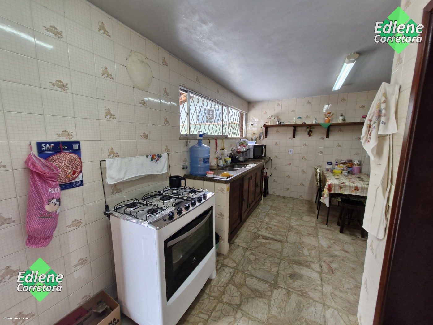 Casa à venda com 4 quartos, 1 suíte, 4 vagas e 187m² no Carlos Guinle, Teresópolis (RJ) — foto 10 de 30