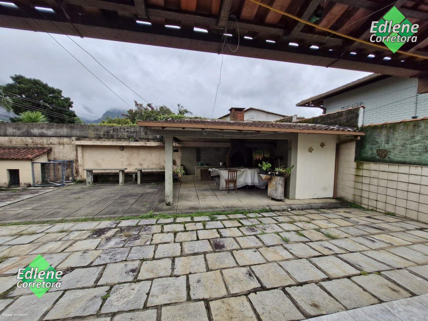 Casa à venda com 4 quartos, 1 suíte, 4 vagas e 187m² no Carlos Guinle, Teresópolis (RJ) — foto 26 de 30