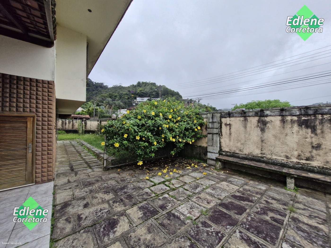 Casa à venda com 4 quartos, 1 suíte, 4 vagas e 187m² no Carlos Guinle, Teresópolis (RJ) — foto 28 de 30