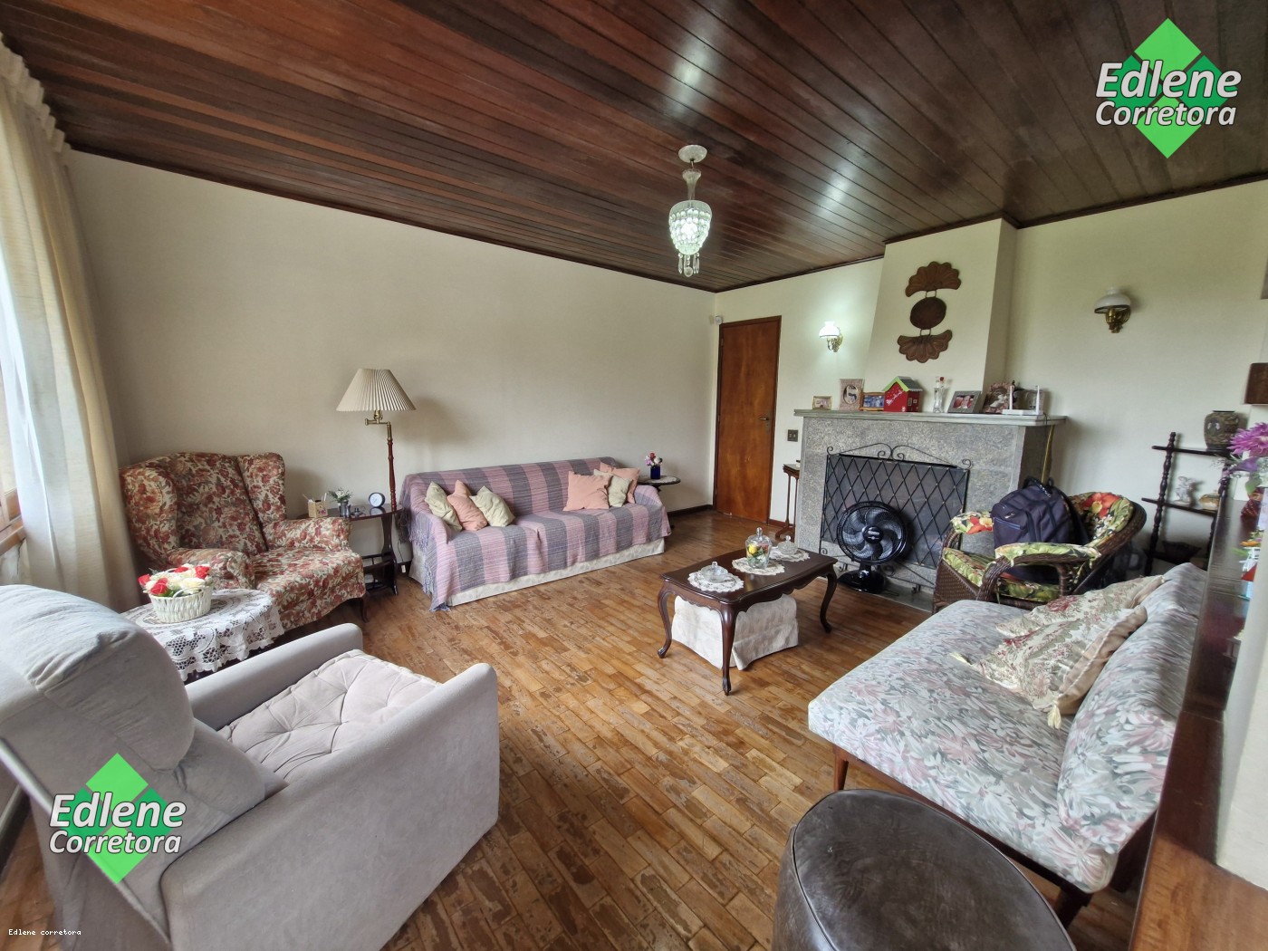 Casa à venda com 4 quartos, 1 suíte, 4 vagas e 187m² no Carlos Guinle, Teresópolis (RJ) — foto 5 de 30