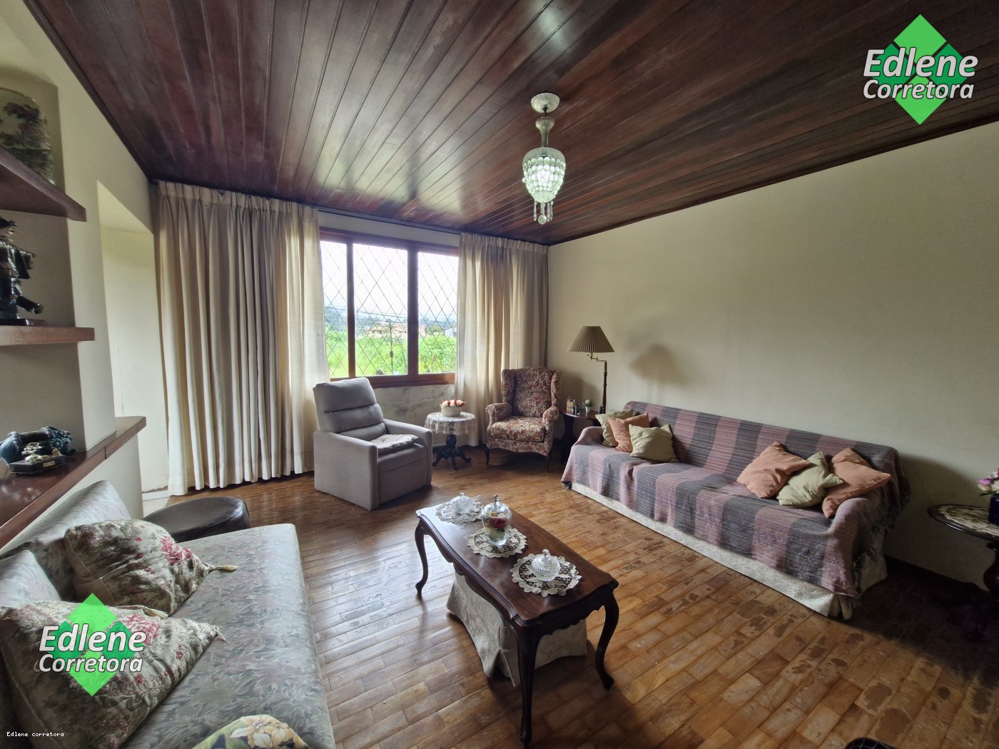 Casa à venda com 4 quartos, 1 suíte, 4 vagas e 187m² no Carlos Guinle, Teresópolis (RJ) — foto 6 de 30