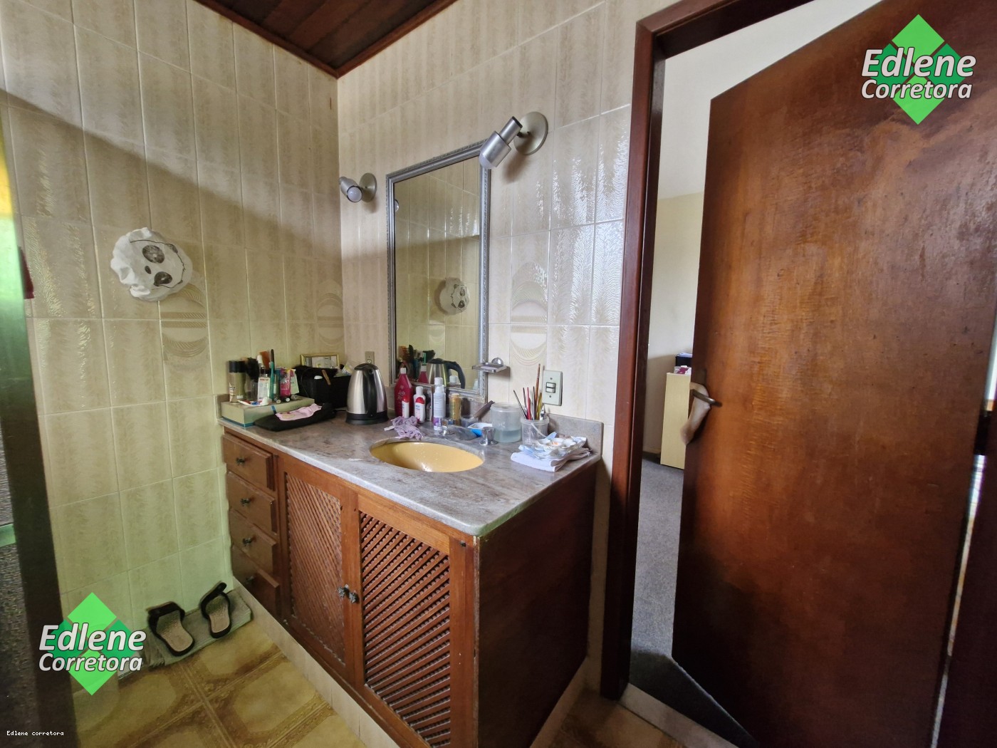 Casa à venda com 4 quartos, 1 suíte, 4 vagas e 187m² no Carlos Guinle, Teresópolis (RJ) — foto 18 de 30