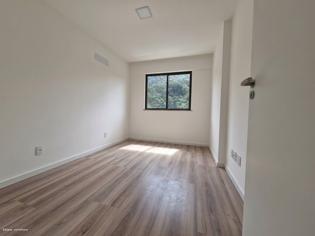 Apartamento à venda com 2 quartos, 1 suíte, 1 vaga e 60m² no Várzea - Centro, Teresópolis (RJ) — foto 9 de 13