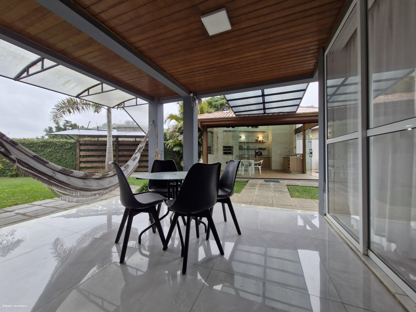 Apartamento à venda com 4 quartos, 2 suítes, 4 vagas e 550m² no Parque do Imbuí, Teresópolis (RJ) — foto 9 de 30